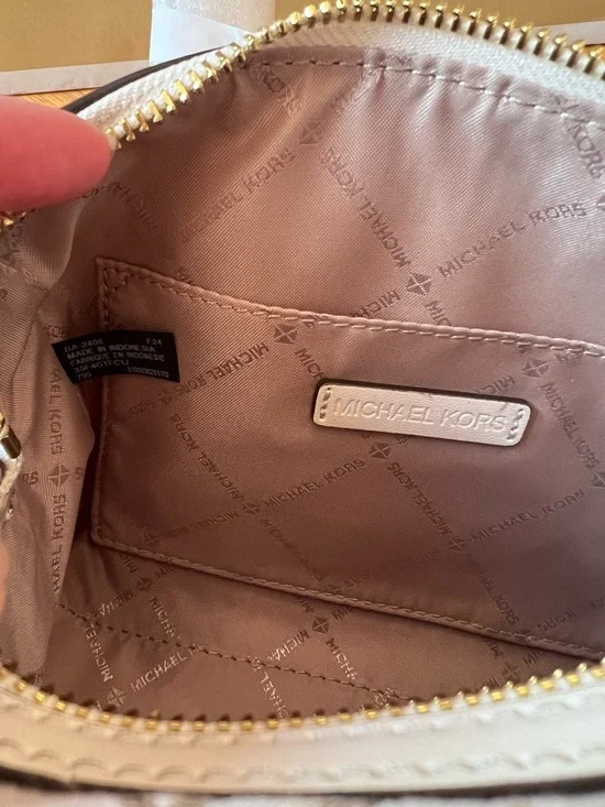 Michael Kors Ivory & Gold Travel Small Duffle Crossbody - Picture 10 of 14